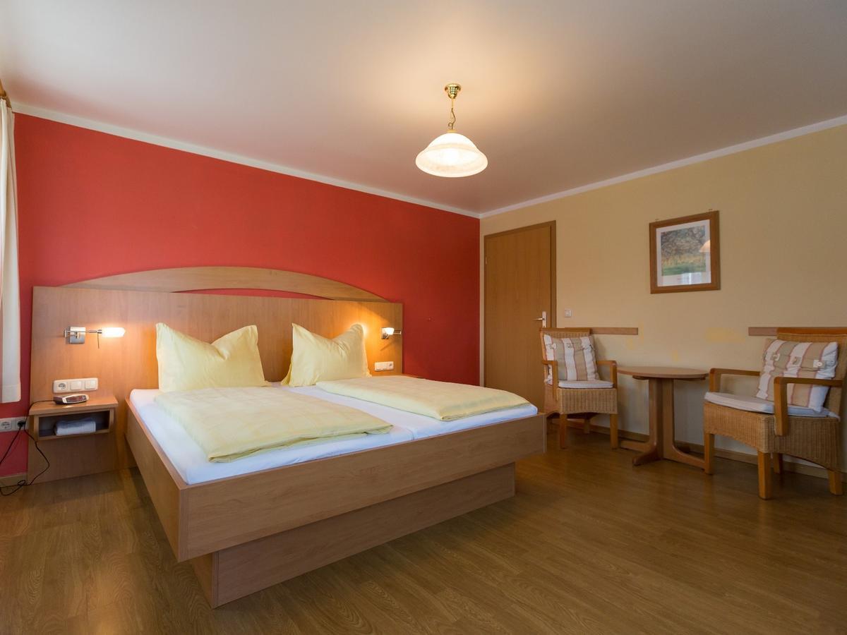 Gasthof Pension Neuwirt Seeon-Seebruck Extérieur photo